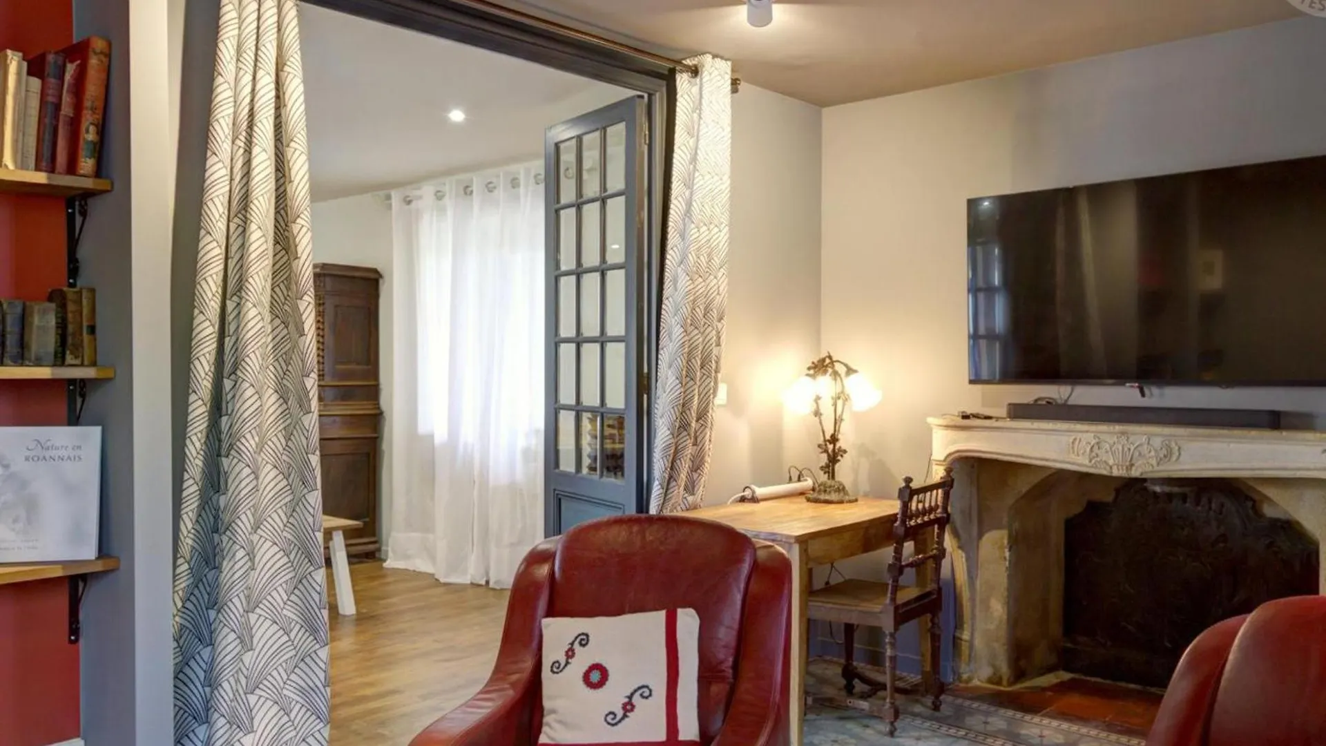 Holiday home Maison Mitoyenne Spacieuse Avec Jardin, Terrasse Et Internet - Fr-1-496-312 Saint-Symphorien-de-Lay